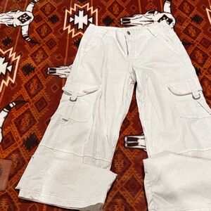 American Eagle White Cargo Pants